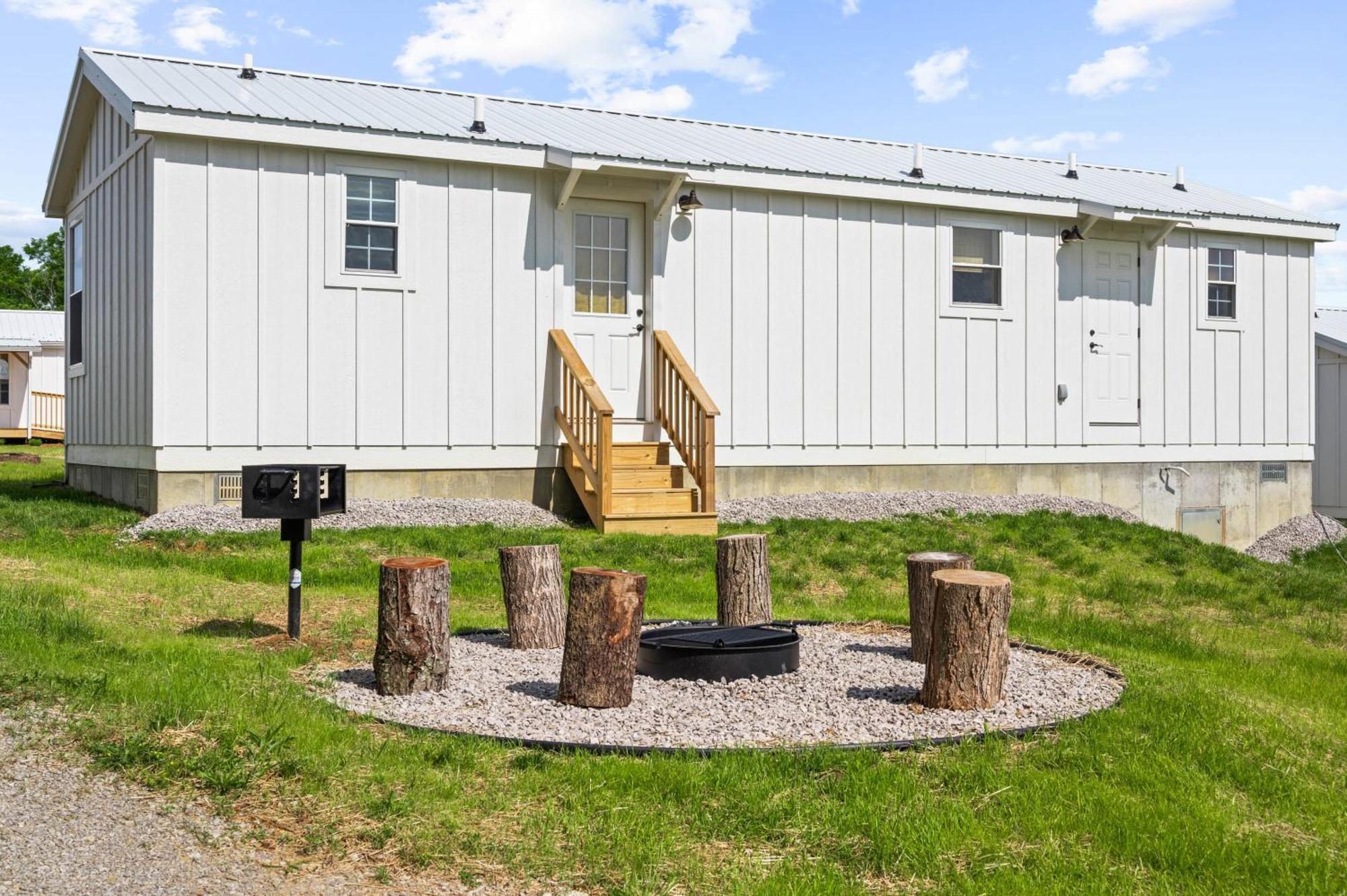 The Lodges At Eden Reserve - Cabins Near Ark Williamstown Bagian luar foto