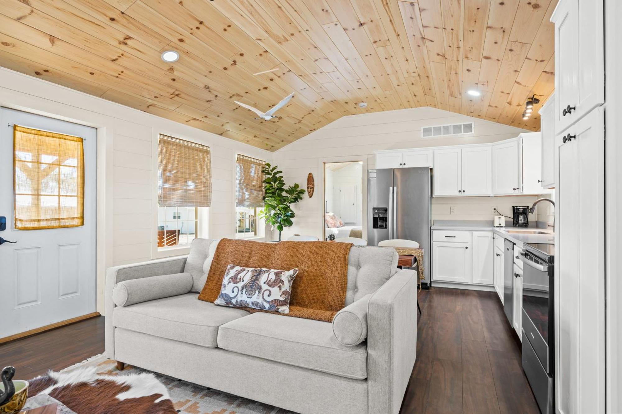 The Lodges At Eden Reserve - Cabins Near Ark Williamstown Bagian luar foto